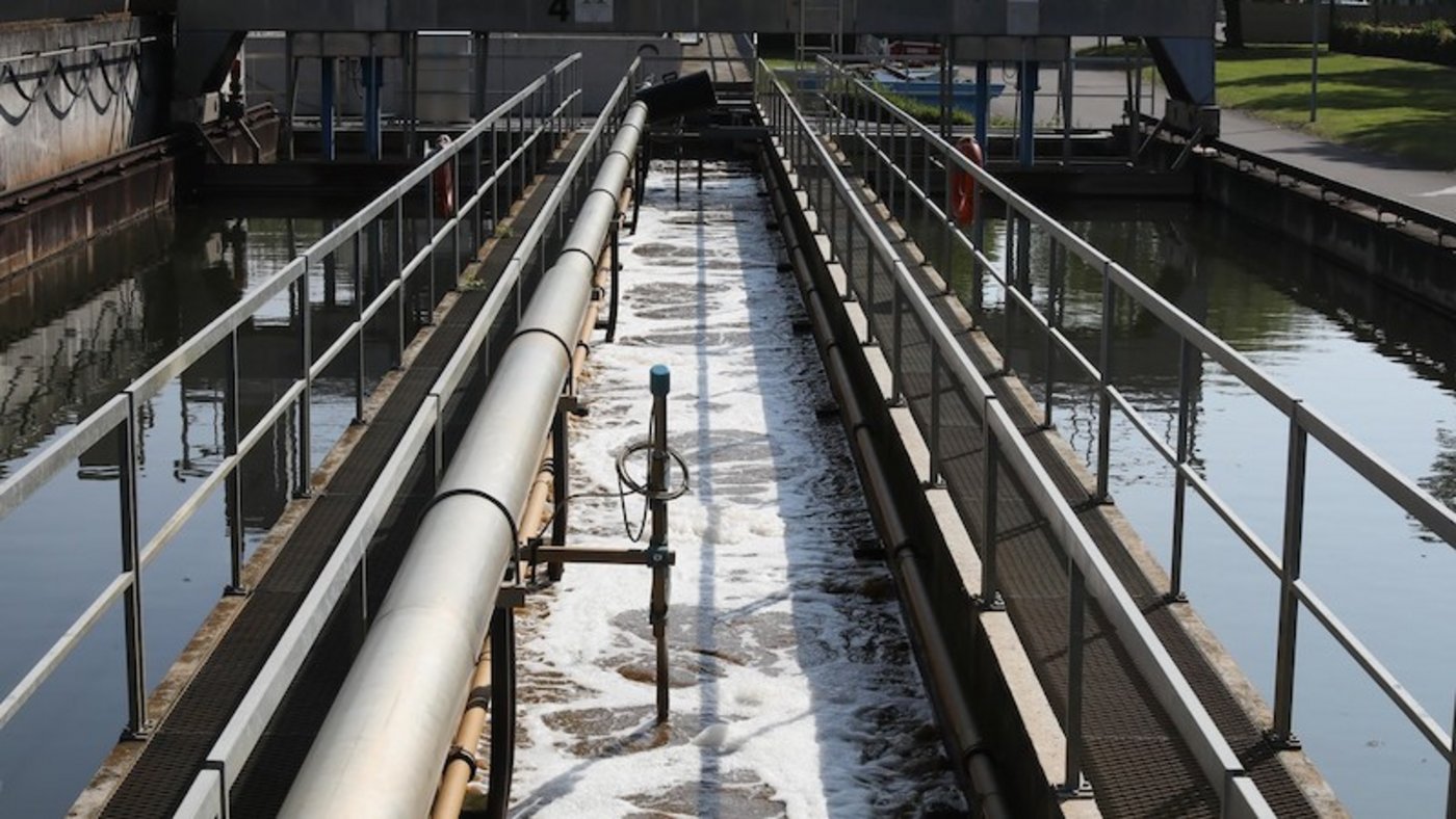 Zum Schutz der Wasserlebewesen will die Umweltkommission des Ständerates gezielt Abwasserreinigungs-Anlagen aufrüsten. (Bild EPFL)