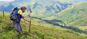 Die Alp Gafien im Prättigau hat eine Fläche von rund 280 Hektaren. Für die Weideeinteilung sind rund 15 Kilometer Zaun zu erstellen und unterhalten. Die Alp Gafien im Prättigau hat eine Fläche von rund 280 Hektaren. Für die Weideeinteilung sind rund 15 Kilometer Zaun zu erstellen und unterhalten.