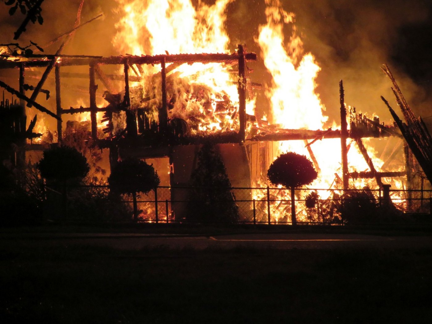 Die Scheune wurde beim Brand komplett zerstört. (Bild Kapo AG)