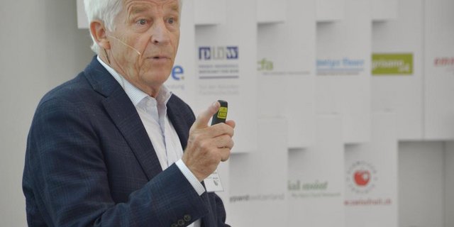 Benedikt Weibel war CEO der SBB und half mit, das Unternehmen zu sanieren. Das Projekt Bahn 2000 gedieh unter seiner Führung. (Bilder hja)