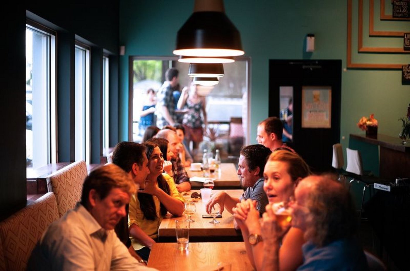 Nach dem Speed-Dating ist ein regionaler Apéro geplant. (Symbolbild Pixabay)