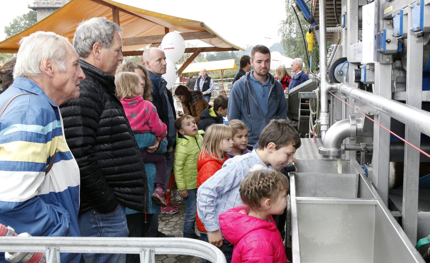 Bei der Familie Troxler in Untereggen gab es eine Schaumosterei zu sehen. 