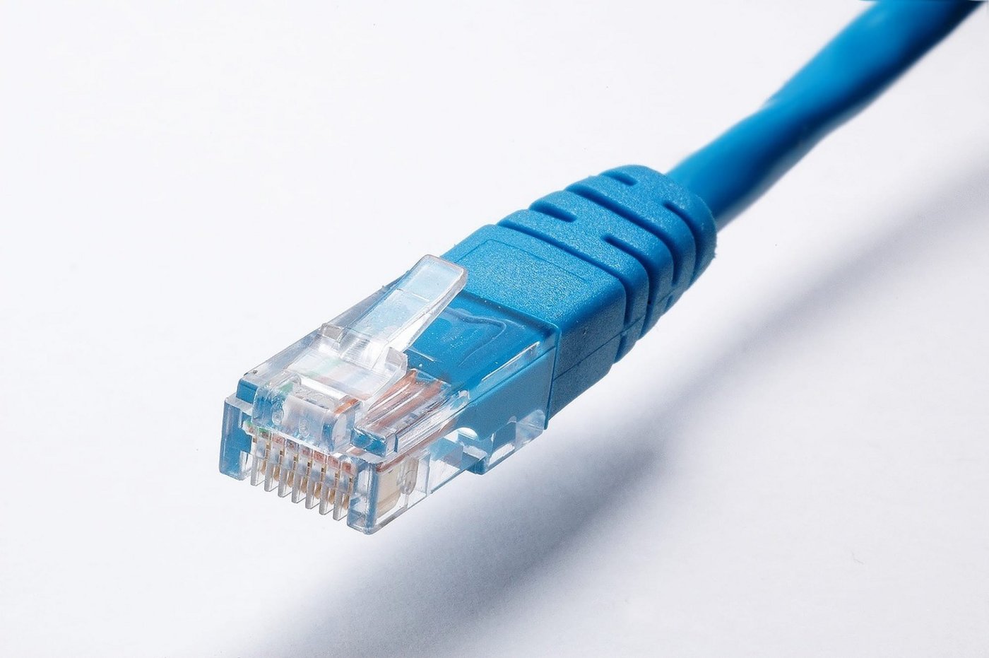 Netzwerkkabel: Der Ständerat will eine höhere Mindest-Übertragungsrate in der Grundversorgung. (Symbolbild Pixabay)