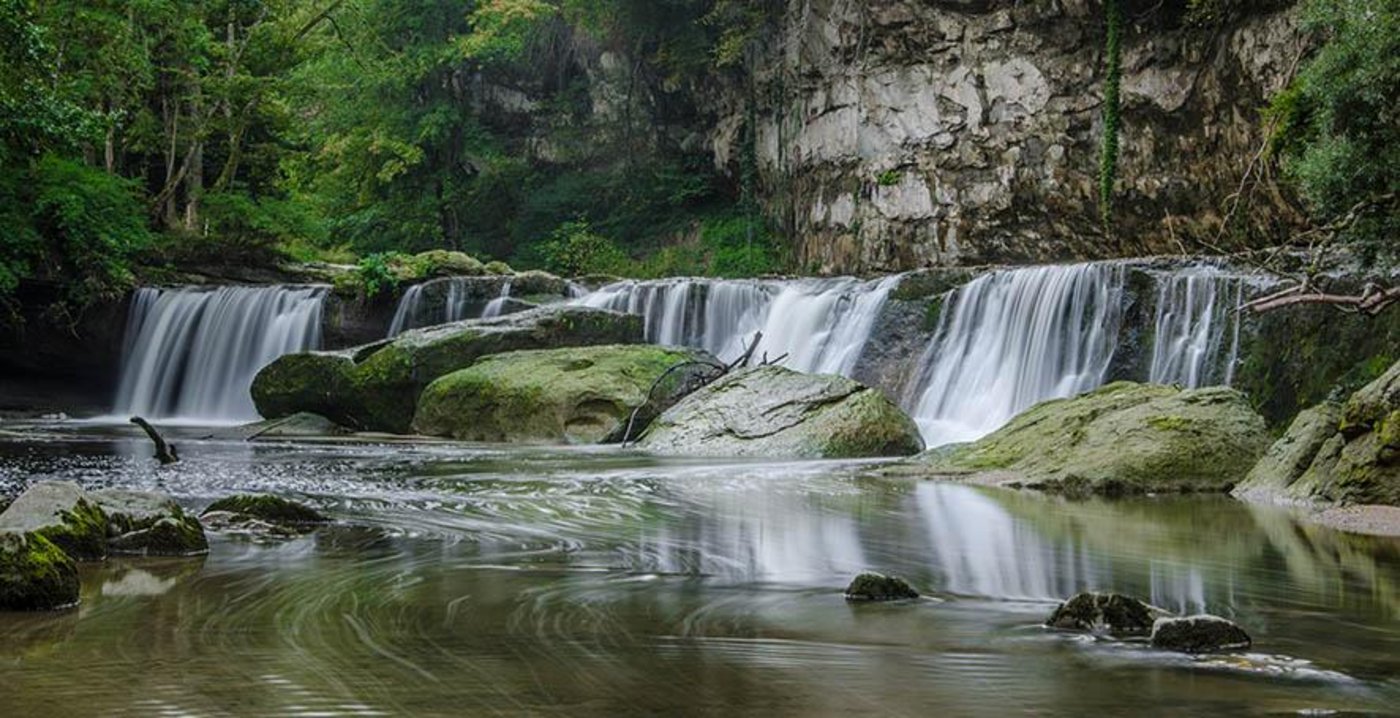 Die Wasserqualität der Freiburger Gewässer hat sich verbessert. Im Bild der Wasserfall von Chavanette, auch Broye-Wasserfall genannt.  (Bild Onlineportal fribourgregion)