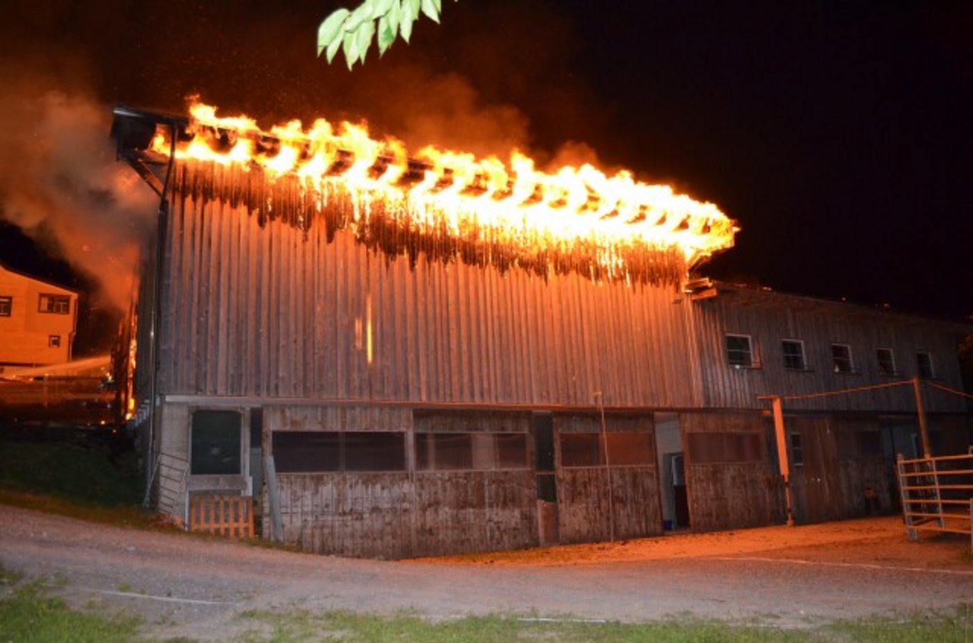 Laut Polizei beträgt der Sachschaden des Brandes mehrere 100'000 Franken. (Bild Kapo AR)