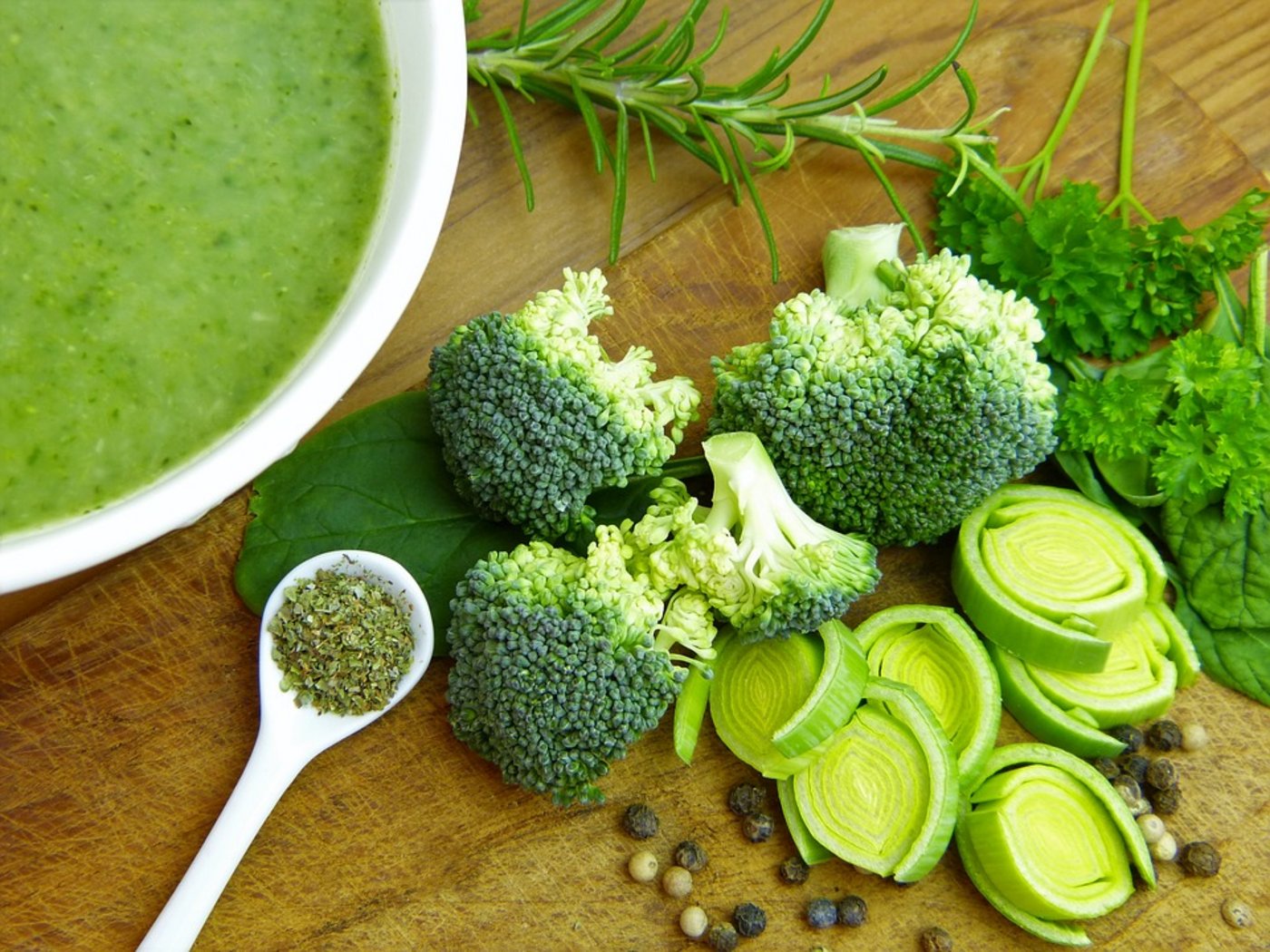 Für Verpflegungsbetriebe öffentlich-rechtlicher Anstalten wird in der Initiative mindestens ein veganes Menu täglich verlangt. Am 4. März wird in Basel-Stadt darüber abgestimmt. (Symbolbild Pixabay)