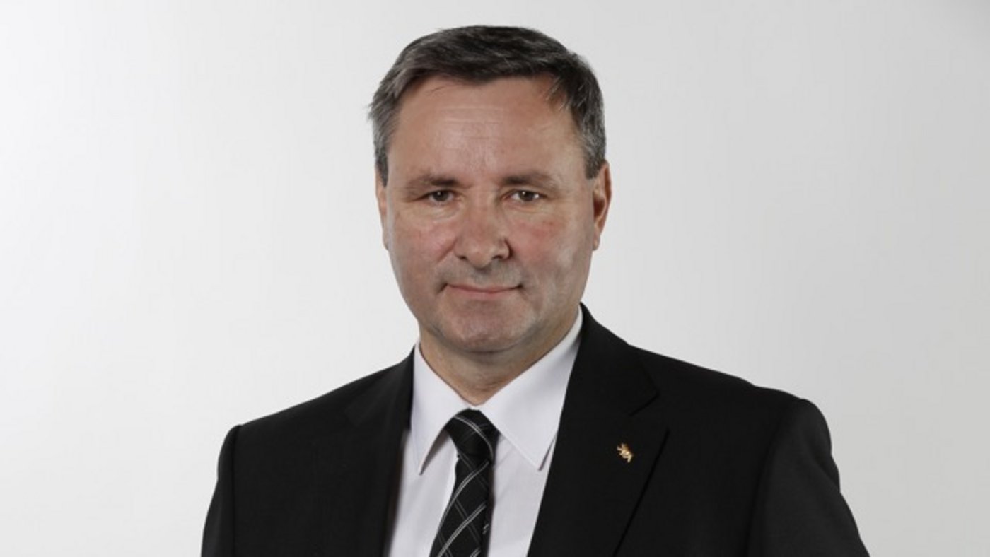 Werner Salzmann ist Agronom FH. Er machte seine landwirtschaftliche Ausbildung am Inforama Rütti Zollikofen BE. (Bild parlament.ch)
