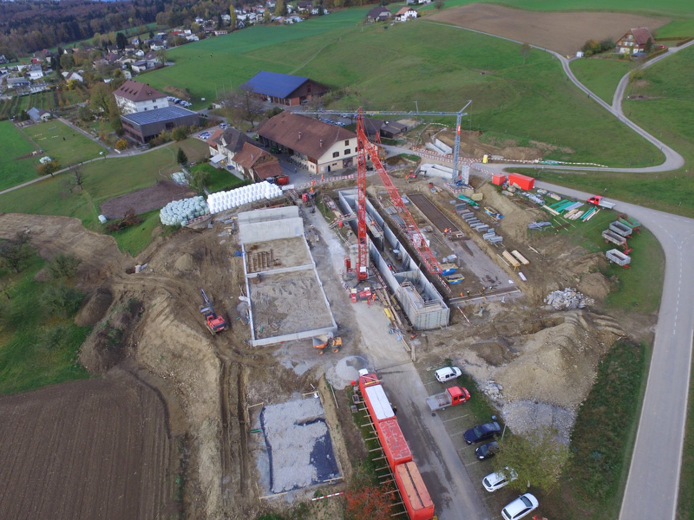 Betonarbeiten Remise und Zweckgebäude Bienen fertiggestellt.