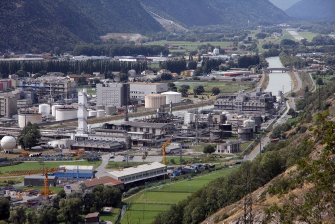Blick auf Visp mit dem Lonza-Werk. (Bild Fabien Perissinotto)