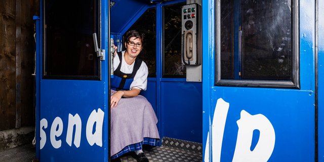 Landfrauenküche 2019 - Manuela Achermann Foto-Shooting in der Gondel (Bild: SRF/Ueli Christoffel)
