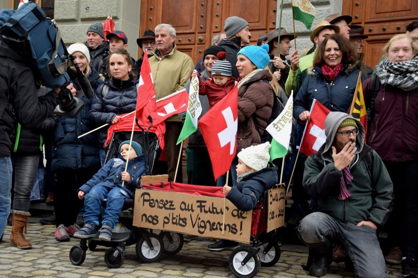 Bereits Ende 2019 demonstrierten Westschweizer Weinbauern in Bern. (Bild jw)
