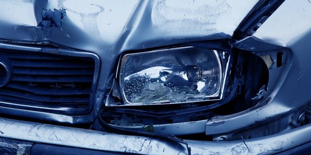 Der Traktorfahrer welcher an der Kollision beteiligt war, meldete sich erst später bei der Polizei. (Symbolbild Pixabay)