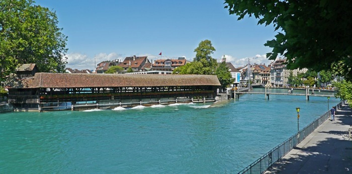 Mit dem Frühling führt die Aare eine Menge Schmelzwasser mit. (Bild Pixabay)