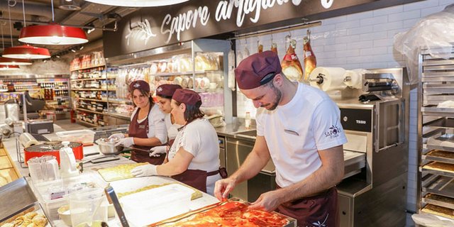 Im "Sapori d'Italia" werden italienische Spezialitäten verkauft. (Bild zVg)