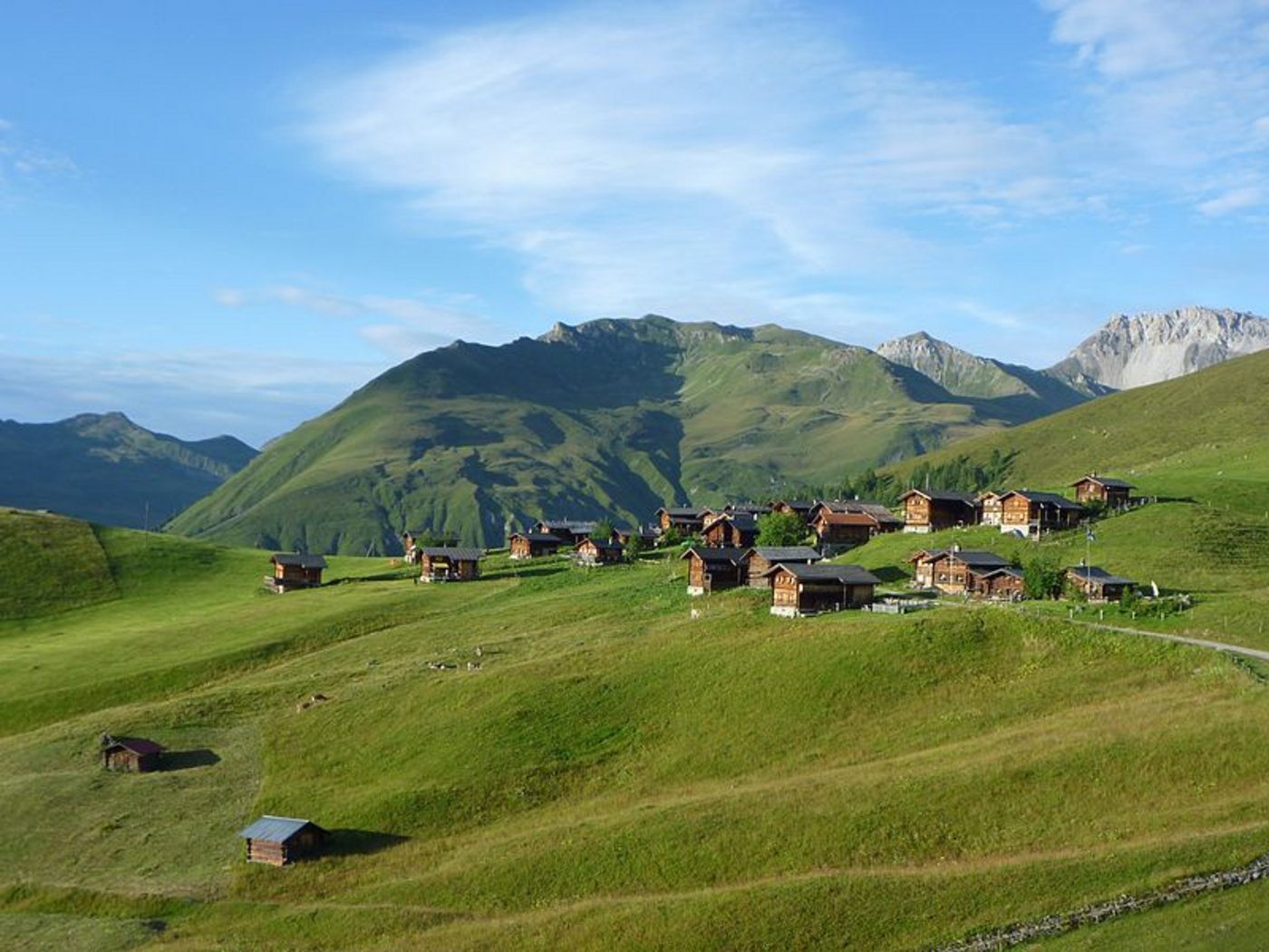 Mäiensässe in der ehemaligen Walsersiedlung Medergen, oberhalb Langwies GR. (Bild Andres Passwirth)