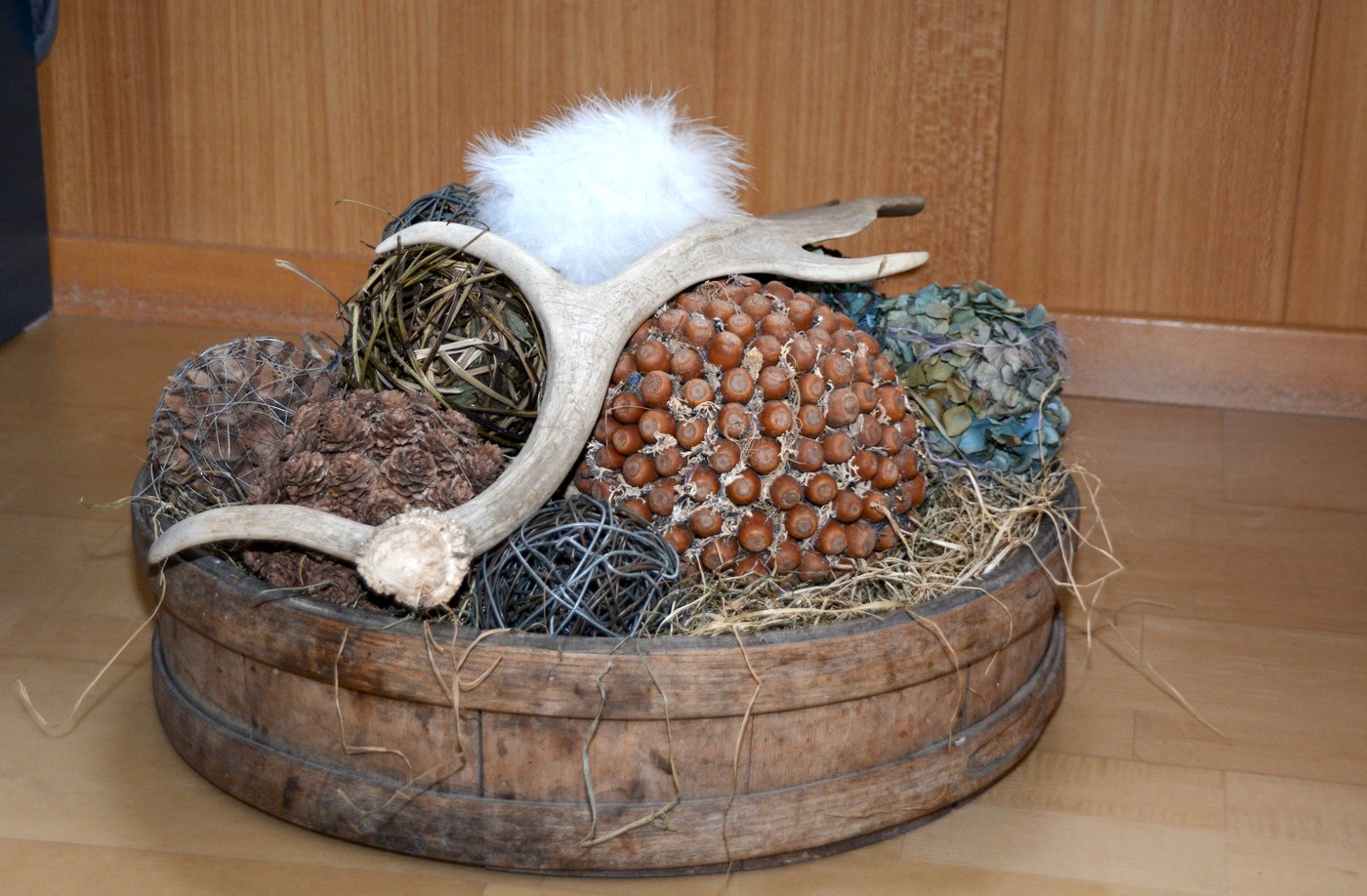 Unter dem Namen Naturfloristik (www.naturfloristik.ch) verwandelt Lydia Felder Naturmaterialien in Kunstwerke.