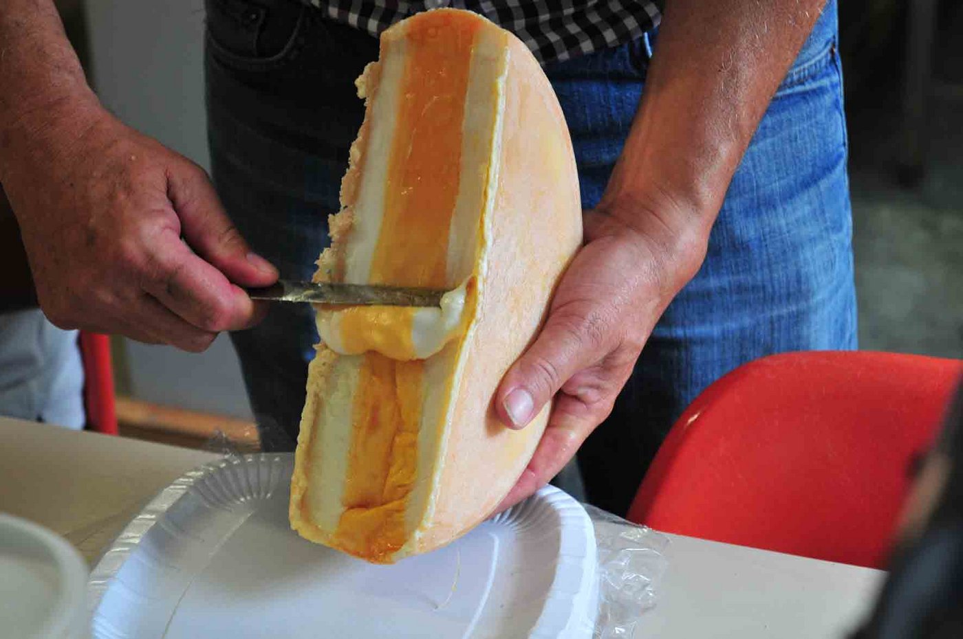 Der neue Raclette-Käse «Trifolait» ist eine Mischung aus Kuh-, Schaf- und Ziegenmilch. (Bild zVg)