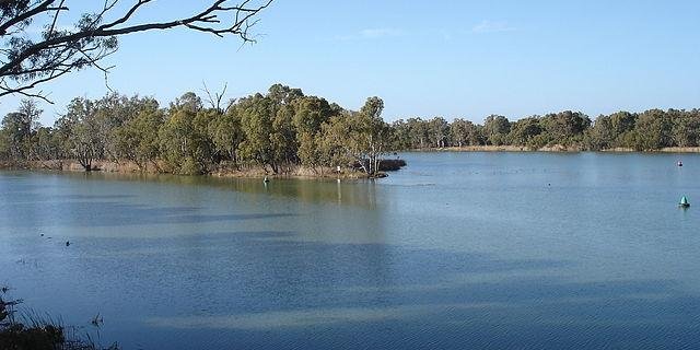 Das Phänomen passiert im australischen Darling River. (Bilder Wikimedia)