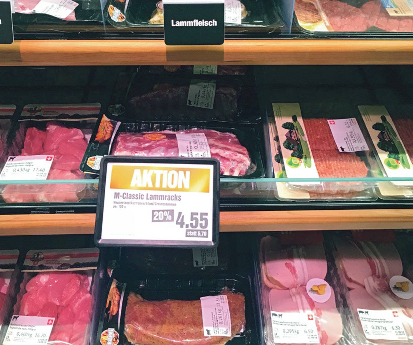 Die Qual der Wahl am Regal: «Fair-Food» will den oftmals überforderten Konsumenten bessere Entscheidungsgrundlagen liefern, für in- und ausländische Lebensmittel. (Bild akr)