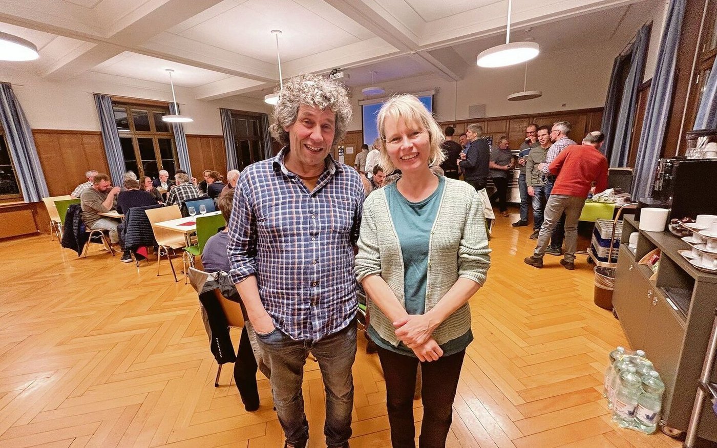 Co-Präsident Heinz Höneisen und Katrin Carrel. Carrel wird auf Ende Schuljahr den Strickhof verlassen.