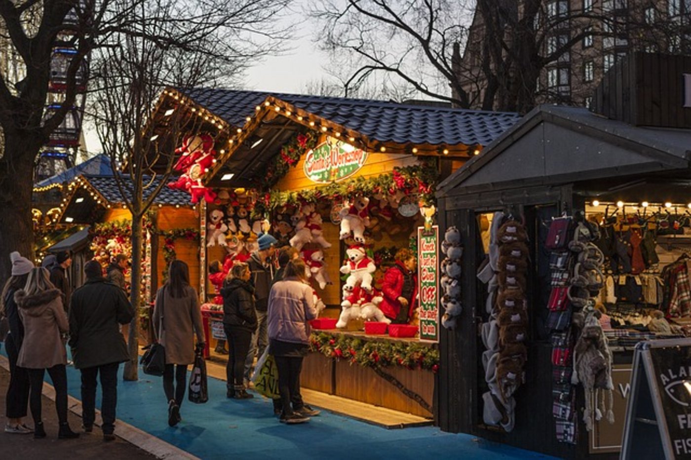 Die Schweizer Weihnachtsmärkte ziehen vermehrt Touristen an. (Bild pixabay)
