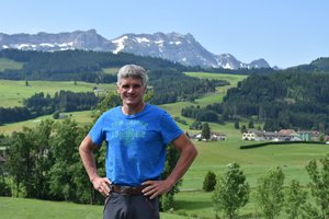 Bauernverband Appenzell: Der neue Präsident ist ein Netzwerker Walter Mock ist seit diesem Frühjahr Präsident des Innerrhoder Bauernverbands. Er übernahm das Zepter von Sepp Koch. (Bild Stefanie Giger)