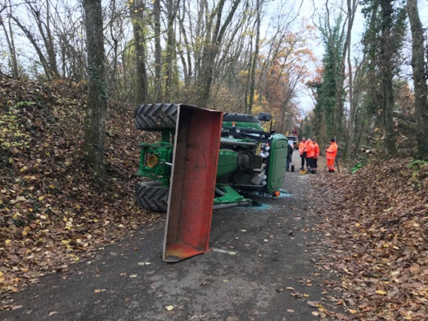 Der Selbstunfall mit dem Traktor endete für den Fahrer tödlich. (Bild Kapo ZH)