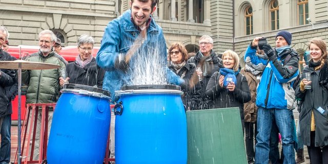 Bei der Einreichung der Initiative haben sie noch auf den Putz gehauen, die Perkussionisten. Und aus dem möglichen Szenario, die Initiative zugunsten eines Gegenvorschlages zurückzuziehen, ist man etwas weiter entfernt. (Bild BauZ)