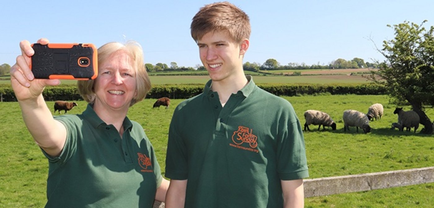 In England finden Betriebsbesichtigungen am Open Farm Sunday in diesem Jahr virtuell statt. Landwirte geben via Facebook Auskunft über ihre Arbeit. (Bild Farmers Weekly)