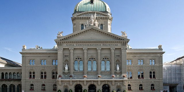 Mit der Revision des Umweltschutzgesetzes legte die Regierung einen indirekten Gegenvorschlag zur Initiative "Für eine grüne Wirtschaft" vor. (Bild: Floffy)