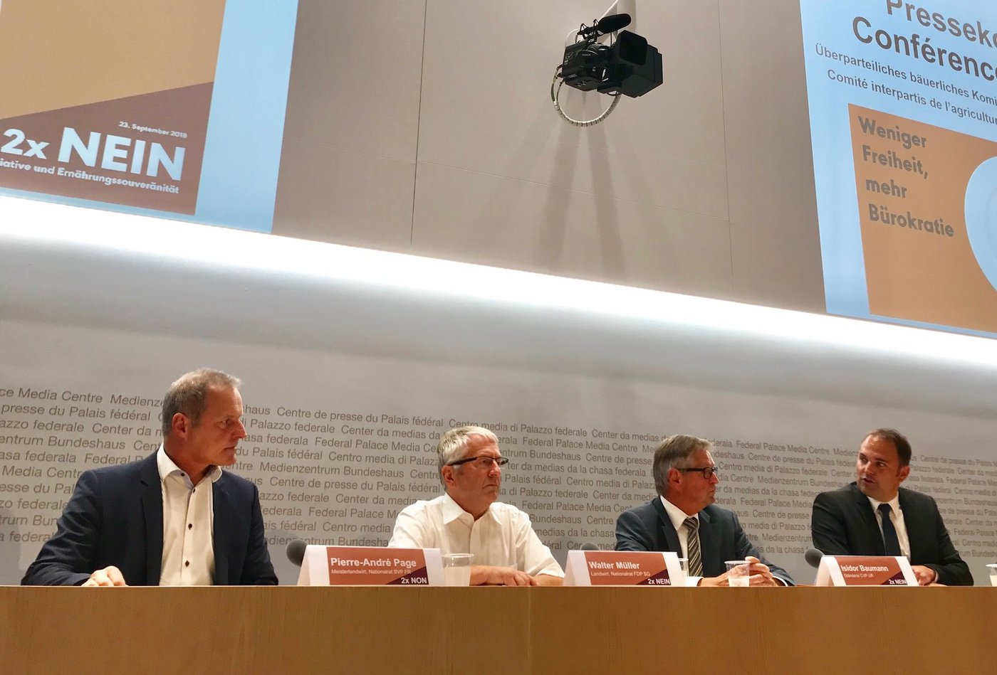Wehren sich gegen die zwei "extremen Initiativen" (v.l.): Pierre-André Page (SVP, FR), Walter Müller (FDP, SG), Isidor Baumann (CVP, UR) und Marcel Dettling (SVP, SZ).