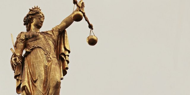 Der Winzer wurde wegen Brandstiftung zu 21 Monaten Gefängnis verurteilt. (Symbolbild Pixabay)