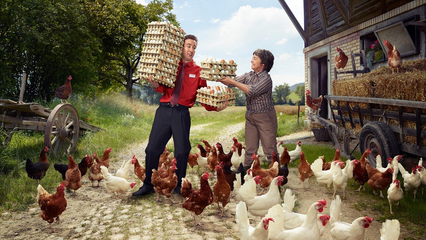 Migros-Werbung für Regio-Eier: Mit der Idyllisierung der Landwirtschaft sorgen die Grossverteiler für falsche Vorstellungen bei den Konsumenten. Umso grösser dann die Enttäuschung, wenn in der Realität nicht mehr alles aussieht, wie zu Gotthelfs Zeiten. (Bild zVg)
