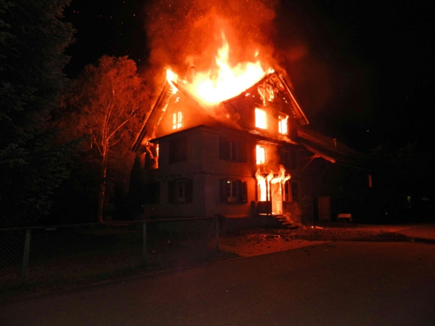 Der Brand verursachte einen Schaden von mehreren 100'000 Franken. (Bild Kapo TG)