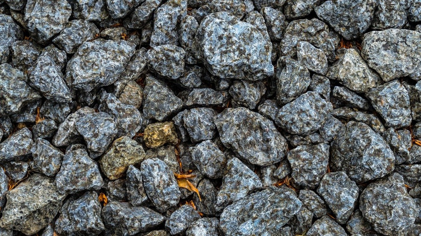 In der Zuckerfabrik Aarberg war der Anteil an Steinen in den Lieferungen sehr hoch. Dementsprechend tief waren die Erträge. (Symbolbild Pixabay) 