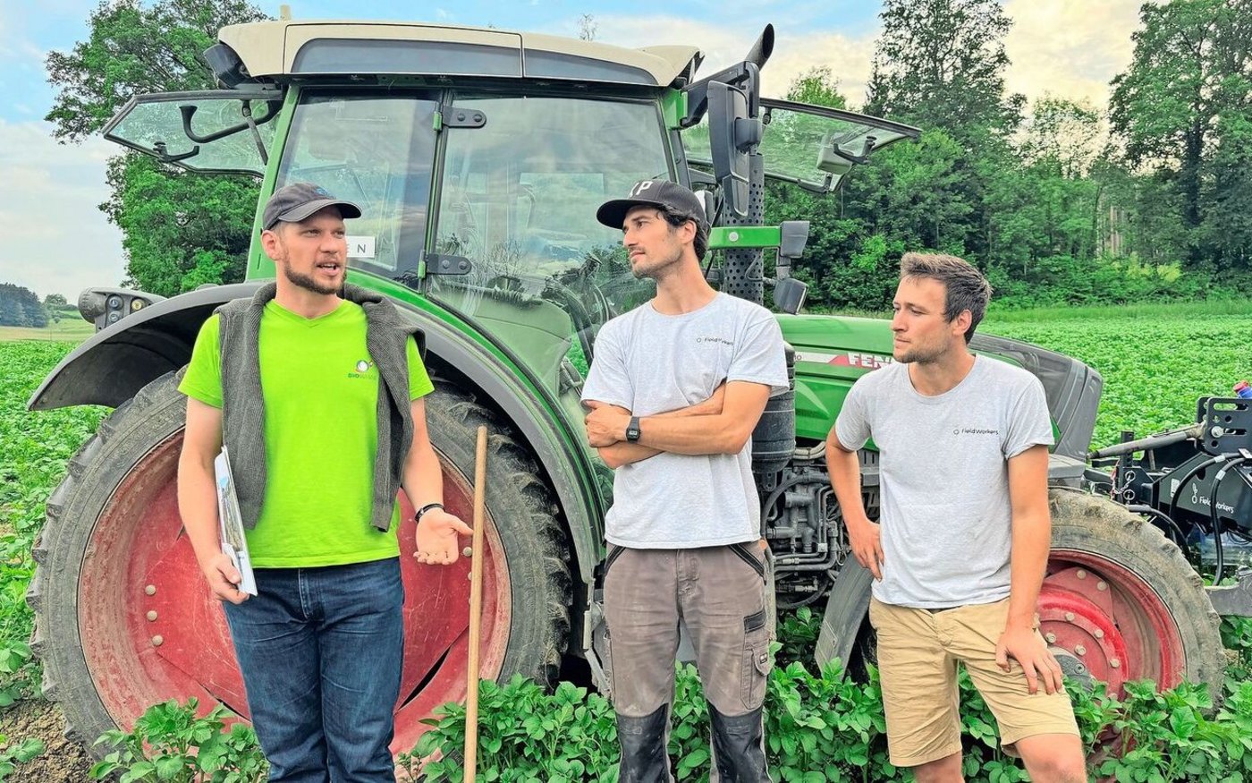 Von links nach rechts: Tobias Gelencsér vom FiBL, Ard Klompe und Robin Kampert von Fieldworkers.