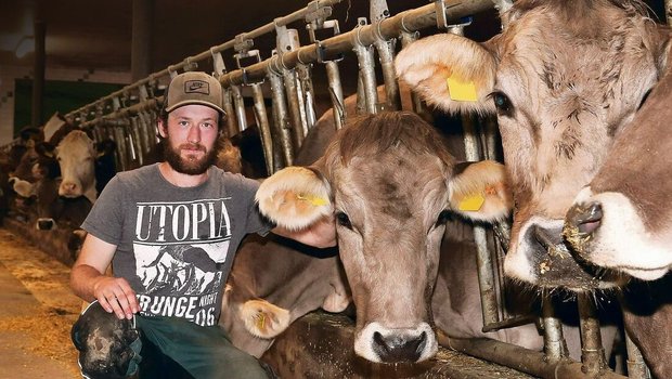 Jonas Fries ist zwar nicht auf einem Landwirtschaftsbetrieb aufgewachsen, verbrachte aber schon als Kind viel Zeit bei den Tieren auf dem Hof seiner Gotte.
