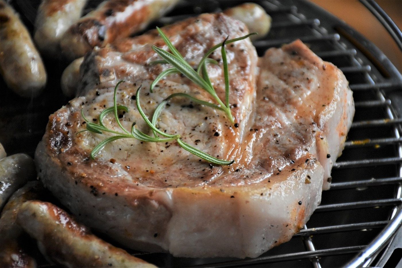 Während aus verschiednen Gründen auf dem internationalen Schweinemarkt die Preise steigen, sind sie in der Schweiz derzeit stabil. (Bild Pixabay)