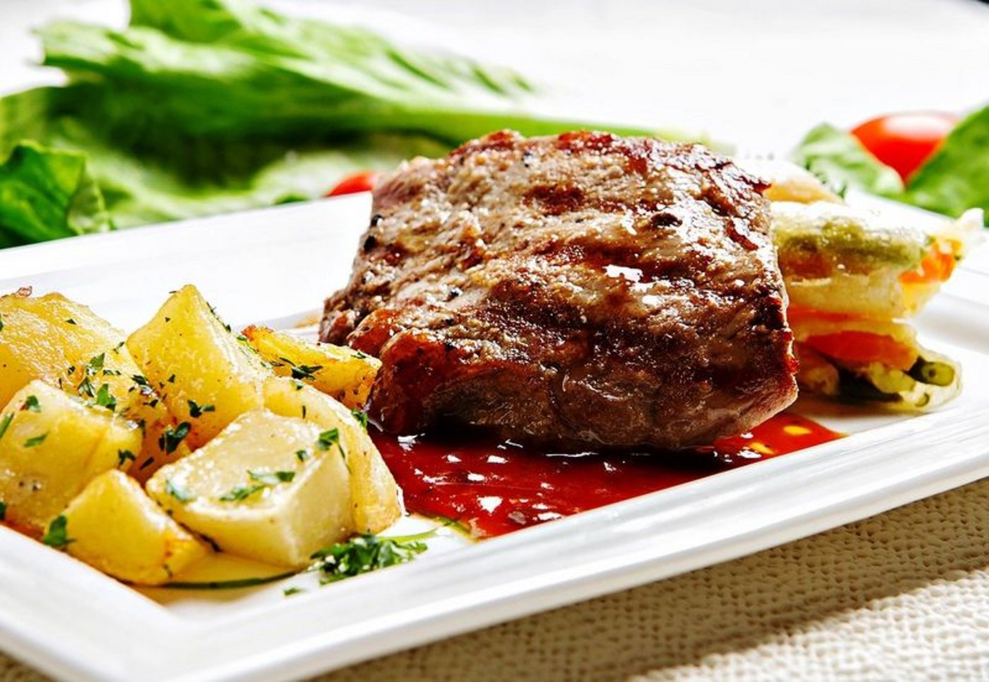 Beim Fleisch fielen falsche Herkunftsangaben auf. (Symbolbild Pixabay)