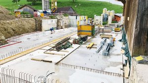 Baustelle auf einem Baustelle auf einem Bauernhof im Kanton Luzern. Nach wie vor wird in der Landwirtschaft viel investiert. Bauprojekte sollten sehr gut geplant werden, um Enttäuschungen und Probleme zu vermeiden.