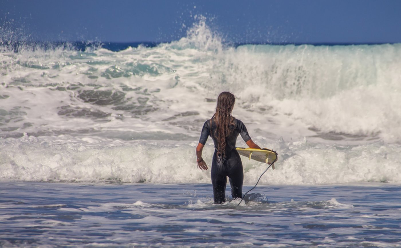 Surfen soll neuseeländischen Bauern helfen ihren Stress abzubauen. (Bild zVg)