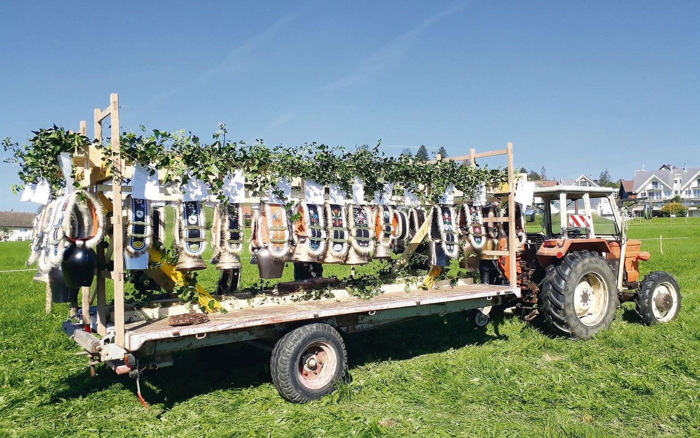 Die vielen Wanderpreise konnten während der Ausstellung auf dem Glockenwagen bestaunt werden. Es werden im Hirzel jeweils deren über 30  verteilt.