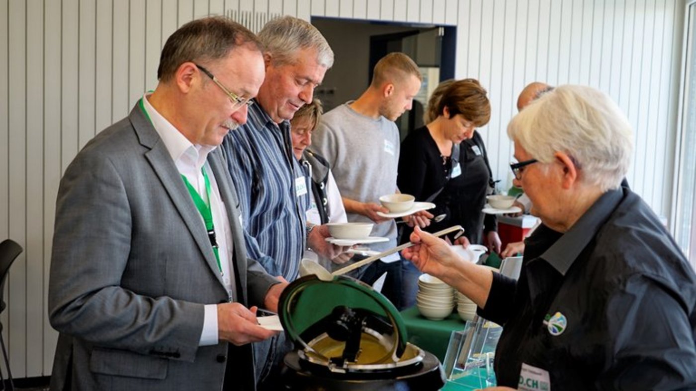 Der Suppentag fand bereits zum sechsten Mal statt – dieses Jahr liessen sich diese feinen Suppenvariationen besonders viele Gäste schmecken. (Bild lid)