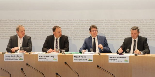 Die Parteileitung spricht sich an der Medienkonferenz für eine Stärkung der Landwirtschaft aus. (Bild SVP)