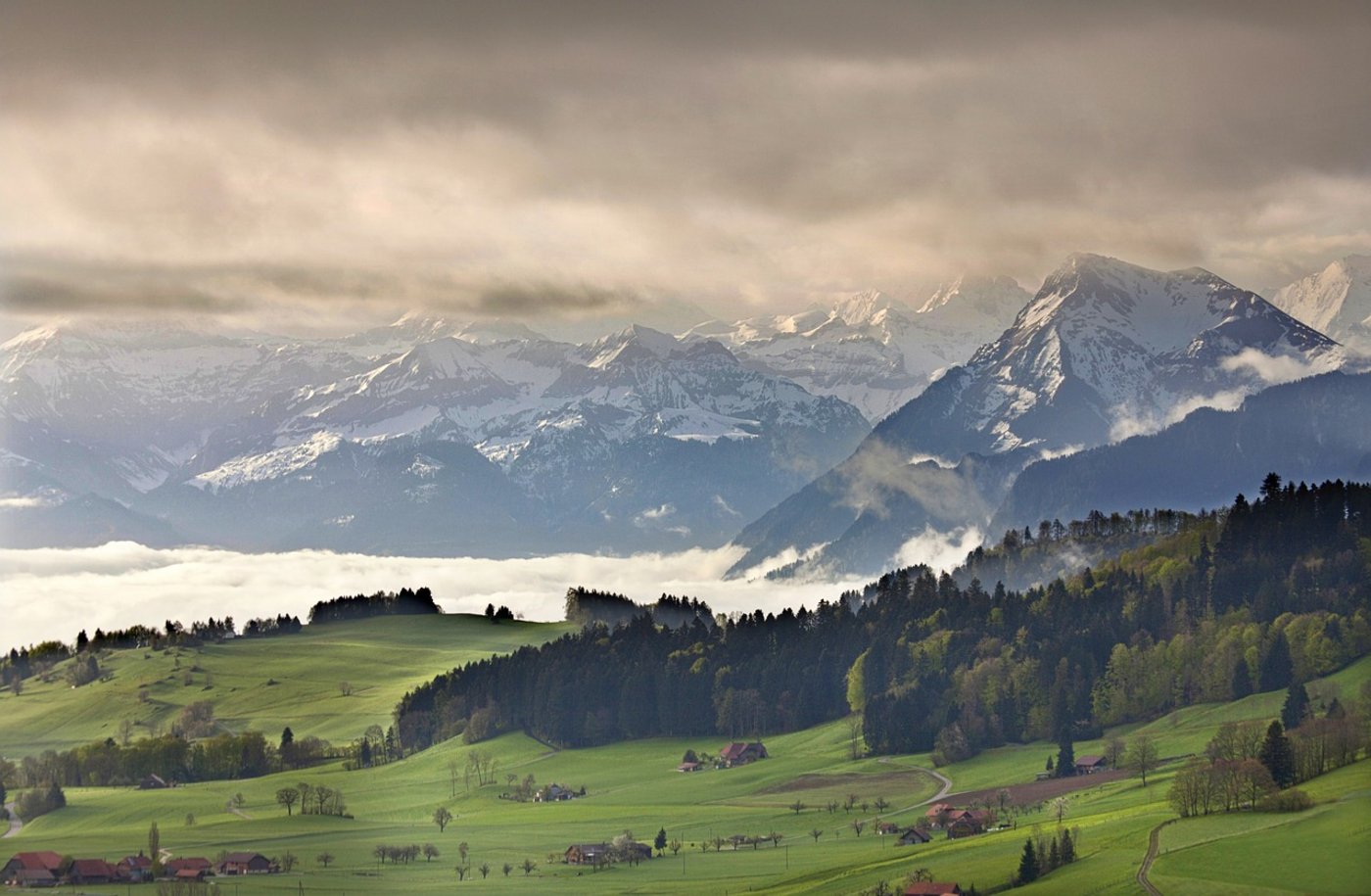 Im Berg- und Hügelgebiet soll neu die Gewerbegrenze von 0,6 Standardarbeitskräften (SAK) gelten. (Bild Pixabay)