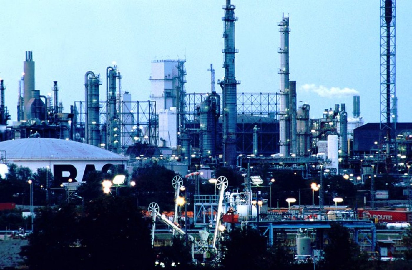 Blick auf das BASF Werk in Ludwigshafen. (Bild Zinke/Wikimedia)