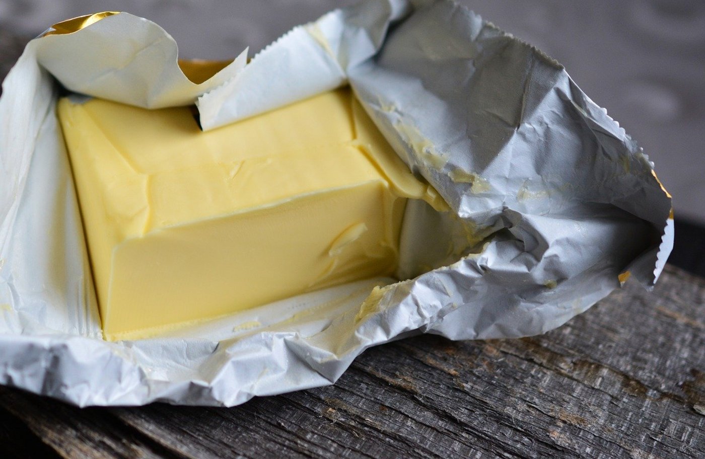 In der Schweiz werden jedes Jahr gegen 42 000 Tonnen Butter verbraucht. (Bild:  congerdesign auf Pixabay)