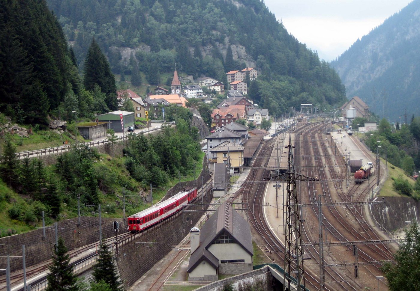 Das Epizentrum des Erdbebens lag sieben Kilometer westlich von Göschenen UR. (Bild Wikimedia)