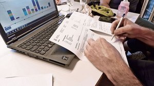 Die Datenbank Abidat Die Datenbank Abidat verschafft Tierhaltern einen raschen Überblick über den Einsatz von Antibiotika im eigenen Bestand. Bald kommt ein Durchschnittswert zum Vergleichen.
