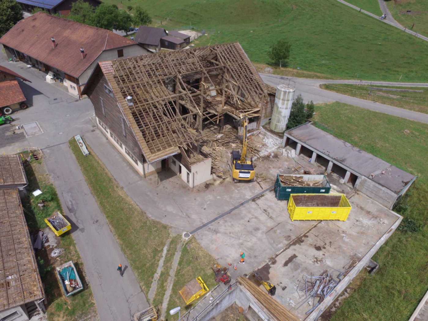 Rückbau Holz Rückbau von Gebäudeteilen aus Holz.